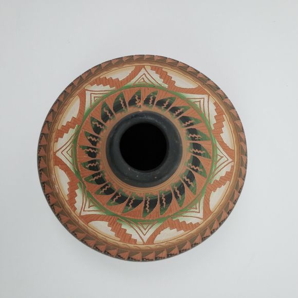 Vintage Navajo Pottery Native American Art Ethnic Etched Seed Pot Vase Signed - Picture 7 of 9